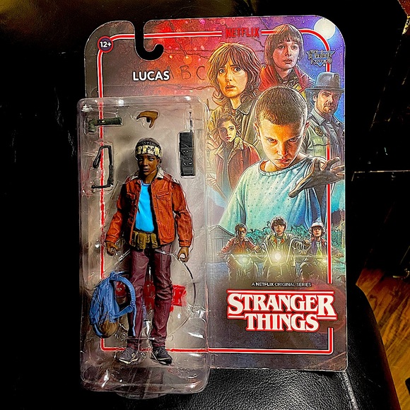 Stranger Things S1 Lucas - Picture 1 of 3
